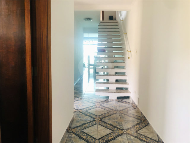 Sobrado à venda com 3 quartos, sendo 1 suíte,  em Vila Romero, São Paulo, SP