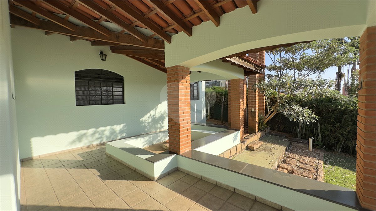 Casa à venda ou para alugar com 2 quartos, sendo 1 suíte, no condomínio Acmti - Colinas do Mosteiro, Terras de Itaici e Recanto dos Pássaros, Indaiatuba - SP
