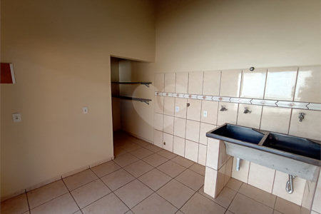 Casa à venda com 3 quartos, sendo 2 suítes,  no Centro, Itapetininga, SP