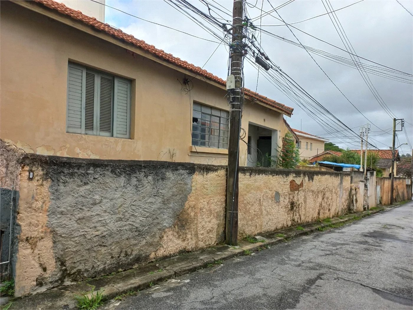 Casa Térrea à venda com 5 suítes em Vila Lageado, São Paulo, SP