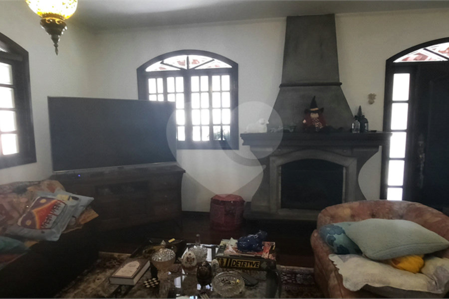 Casa à venda com 4 quartos, sendo 1 suíte, no condomínio Parque Imperial da Cantareira, Mairiporã - SP