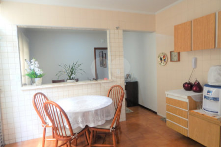 Sobrado à venda com 4 quartos, sendo 1 suíte, em Chácara Santo Antônio (zona Sul), São Paulo, SP