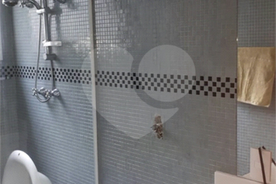 Casa à venda com 4 quartos, sendo 2 suítes, no condomínio Cond Residencial Villagio da Serra, São Paulo - SP