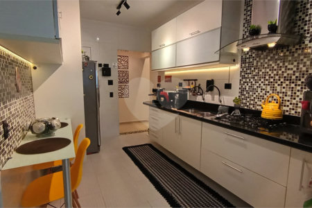 Apartamento à venda com 2 quartos, sendo 1 suíte, em Pitangueiras, Guarujá, SP