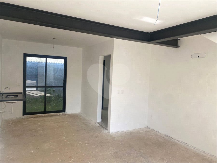 Casa à venda com 2 suítes no condomínio Vila Ilha de Creta, Valinhos - SP