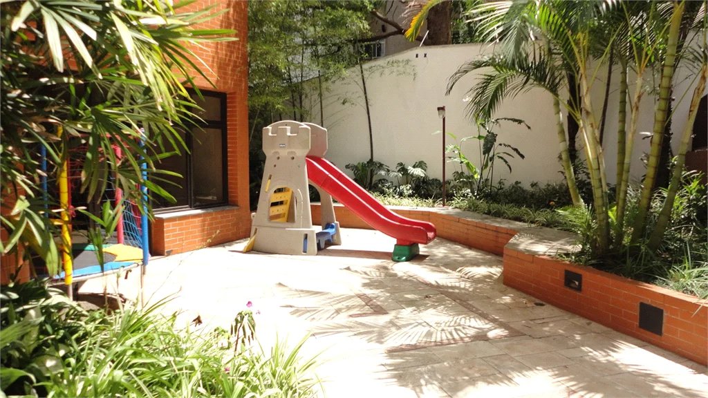 Apartamento à venda com 3 quartos, sendo 1 suíte, em Vila Andrade, São Paulo, SP