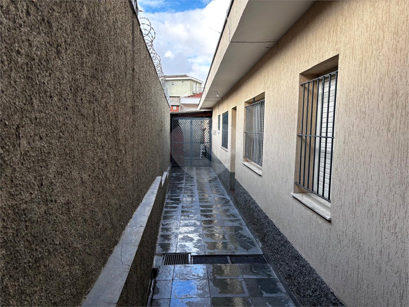 Casa à venda com 4 quartos, sendo 1 suíte, em Parada Inglesa, São Paulo, SP