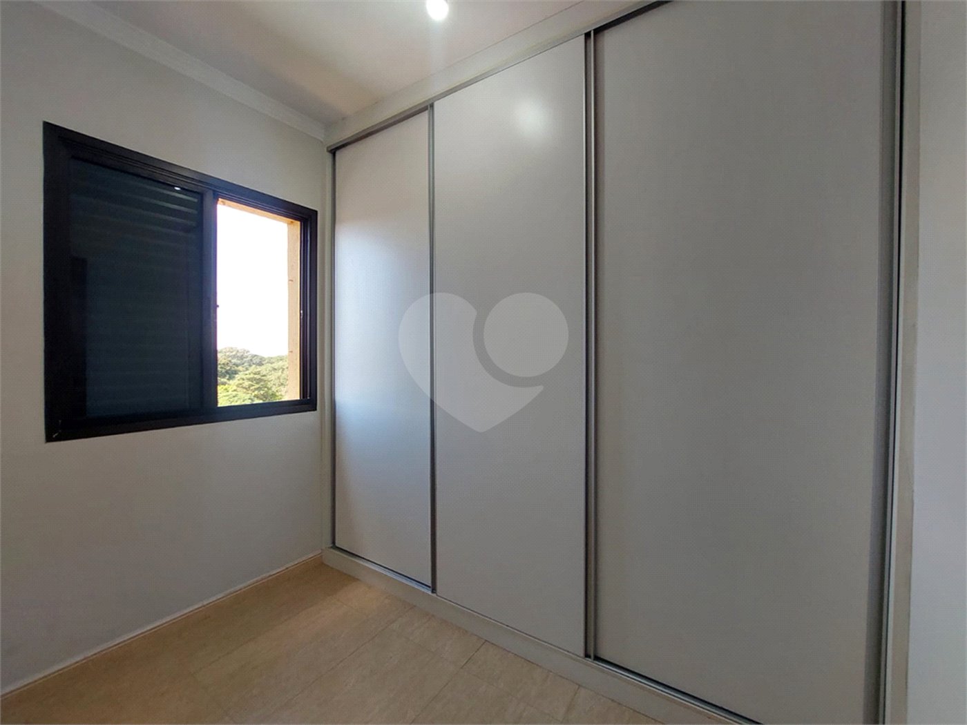Apartamento à venda com 3 quartos, sendo 1 suíte, em Parque São Domingos, São Paulo, SP
