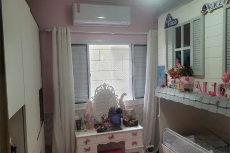 Casa à venda com 3 quartos, sendo 1 suíte, em Jardim Itanguá, Sorocaba, SP