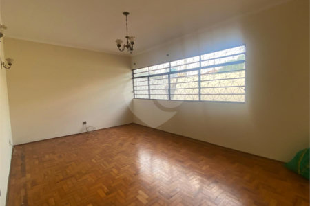Casa à venda com 3 quartos, sendo 1 suíte, no Centro, Araraquara, SP