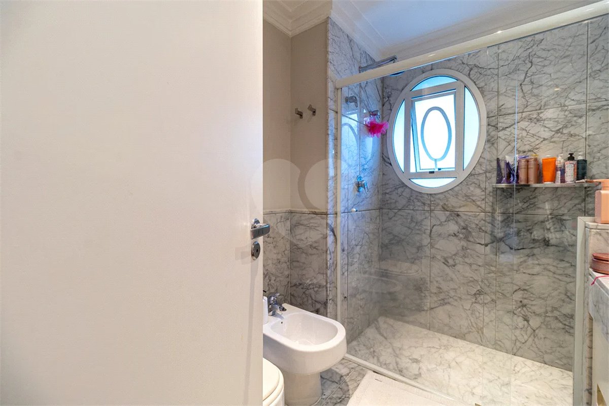 Apartamento à venda com 5 suítes em Moema, São Paulo, SP