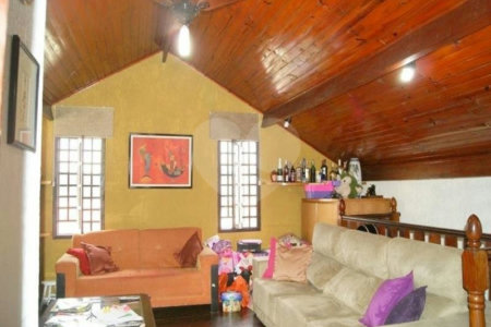 Sobrado à venda com 6 quartos, sendo 5 suítes, em Jardim Catanduva, São Paulo, SP