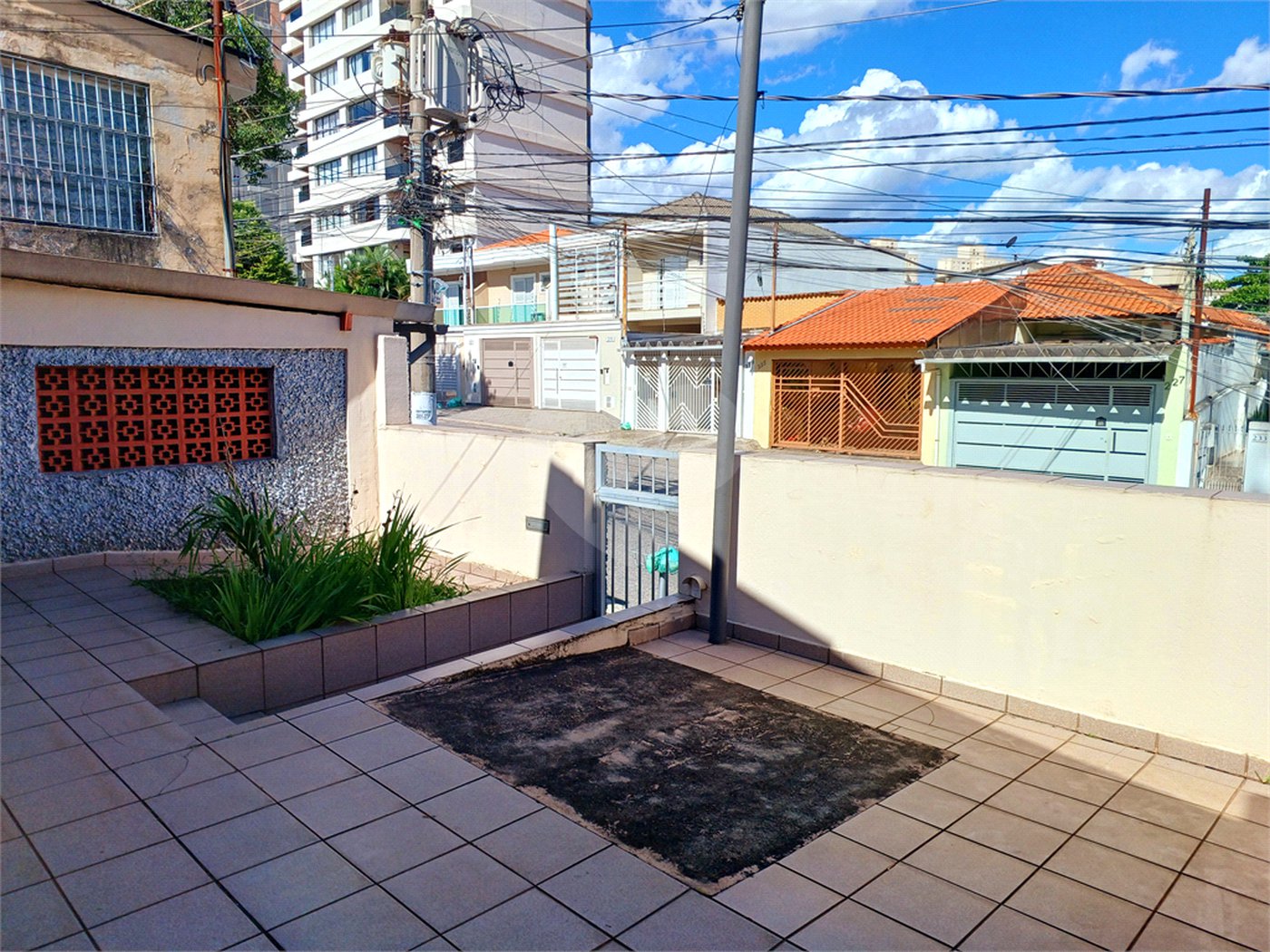 Casa à venda com 4 quartos, sendo 1 suíte, em Vila Paulicéia, São Paulo, SP