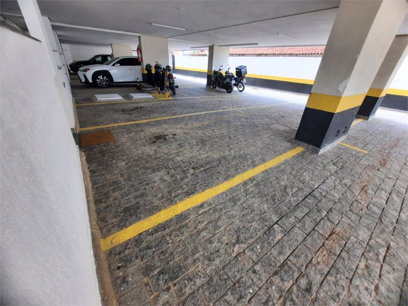 Apartamento Residencial à venda, Jardim Enseada, Guarujá - AP0795.