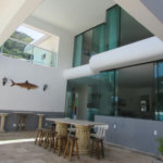 Casa de Alto Padrão com 5 Suítes e Lazer Completo– Guarujá