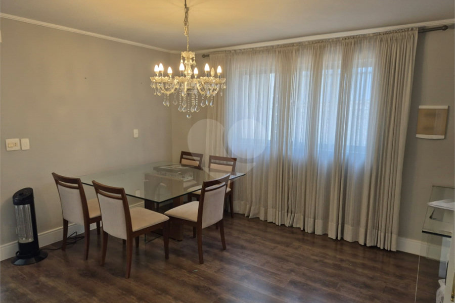 Sobrado à venda com 4 quartos, sendo 1 suíte, em Vila Guilherme, São Paulo, SP
