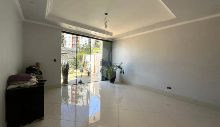 Sobrado à venda com 4 quartos, sendo 2 suítes,  em Vila Ipojuca, São Paulo, SP
