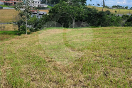Casa à venda no condomínio Parque Residencial Jequitibá, Jacareí - SP