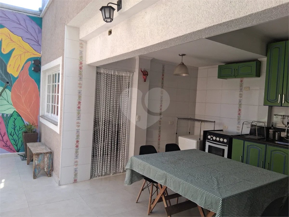 Casa à Venda na Vila Rosália | 4 Dorms, Área Gourmet e Rua Sem Saída