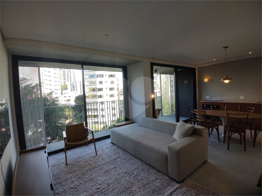 Apartamento à venda ou para alugar com 1 suíte em Jardim das Bandeiras, São Paulo, SP