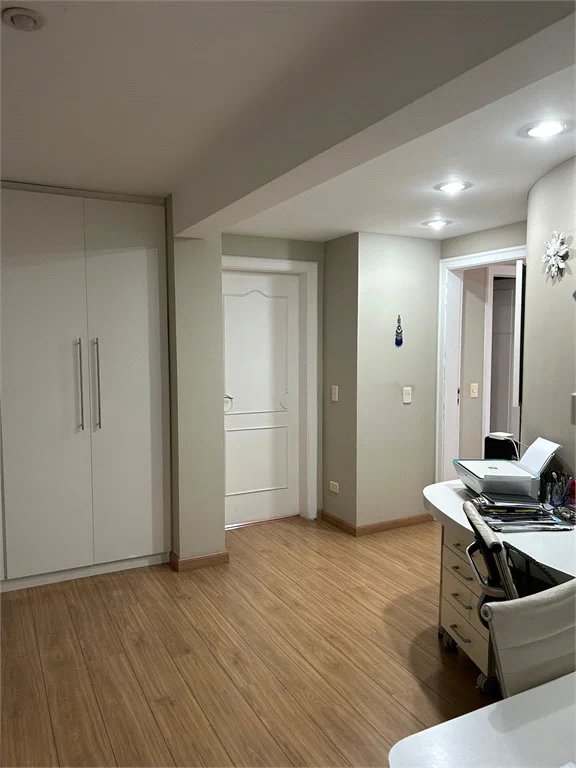 Apartamento à venda com 4 suítes em Real Parque, São Paulo, SP