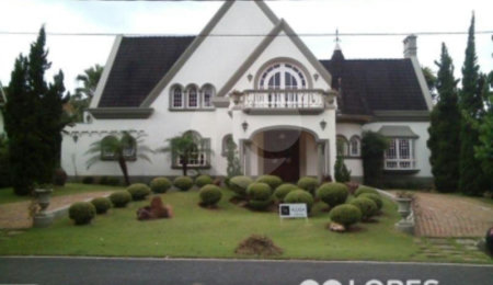 Casa à venda com 6 quartos, sendo 2 suítes, no condomínio Lago Azul Residencial e Golfe, Araçoiaba da Serra - SP