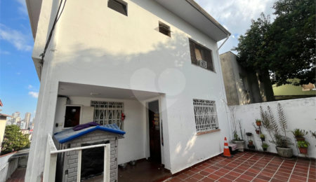 Sobrado à venda com 4 quartos, sendo 2 suítes,  em Vila Mariana, São Paulo, SP