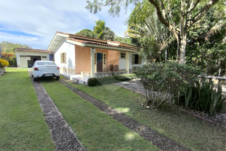 Casa à venda com 4 quartos, sendo 2 suítes, no Centro, Santa Cruz Cabrália, BA