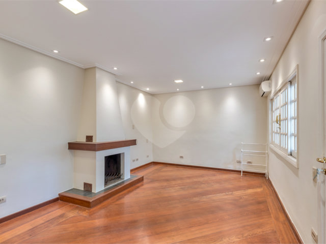 Casa à venda com 4 quartos, sendo 2 suítes,  em Jardim Luzitânia, São Paulo, SP