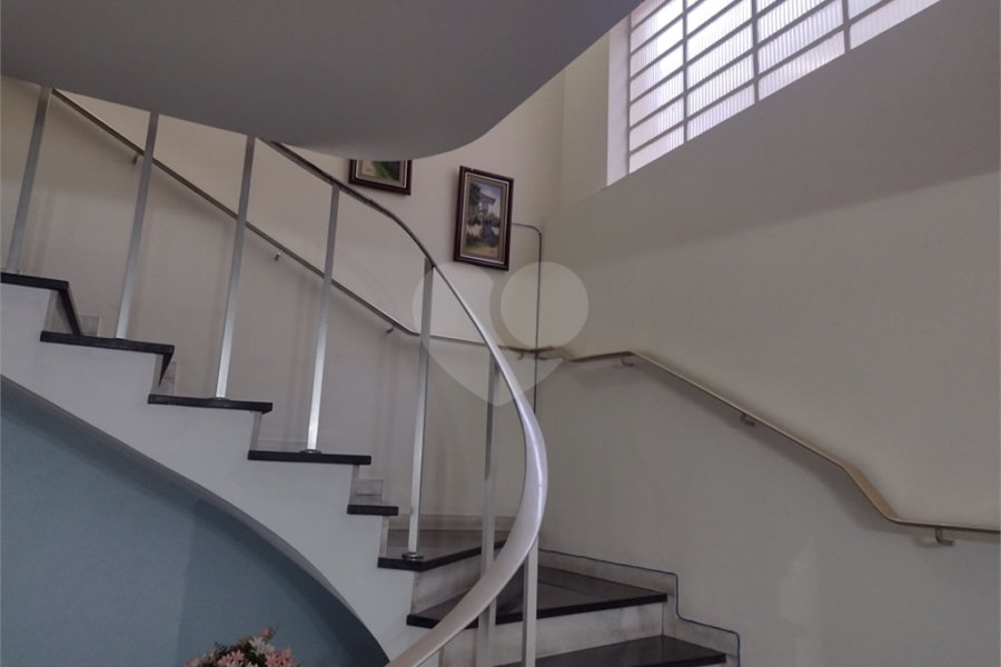 Sobrado à venda com 6 quartos, sendo 1 suíte,  em Vila Gustavo, São Paulo, SP