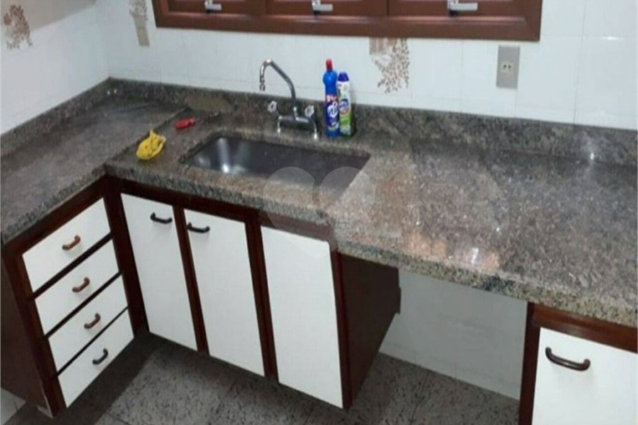 Sobrado à venda com 3 quartos, sendo 1 suíte, em Jardim Bom Clima, Guarulhos, SP