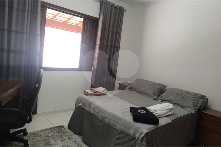 Casa à venda com 4 suítes no Centro, Extrema, MG