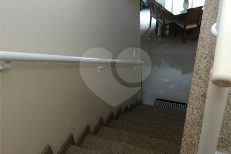 Sobrado à venda com 4 suítes em Cidade São Francisco, São Paulo, SP