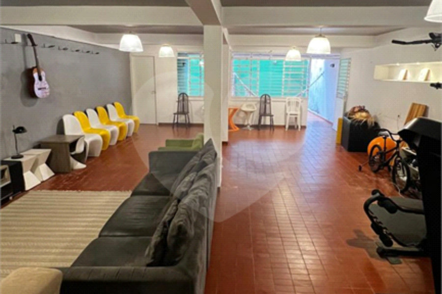 Sobrado à venda com 3 quartos, sendo 1 suíte, em Vila Mariana, São Paulo, SP