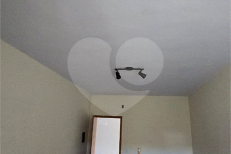 Sala comercial na avenida Lucas em Atibaia