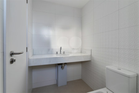 Apartamento à venda com 3 quartos, sendo 1 suíte, em Jardim Marajoara, São Paulo, SP