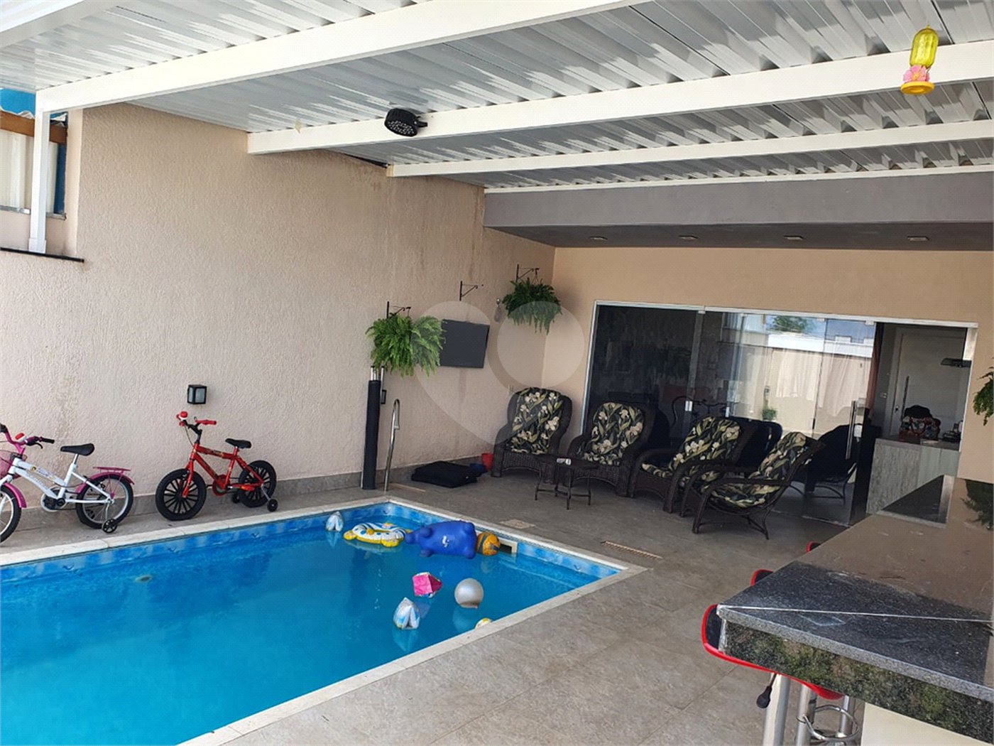 Casa à venda com 3 quartos, sendo 1 suíte, no condomínio Horto Florestal Iii, Sorocaba - SP