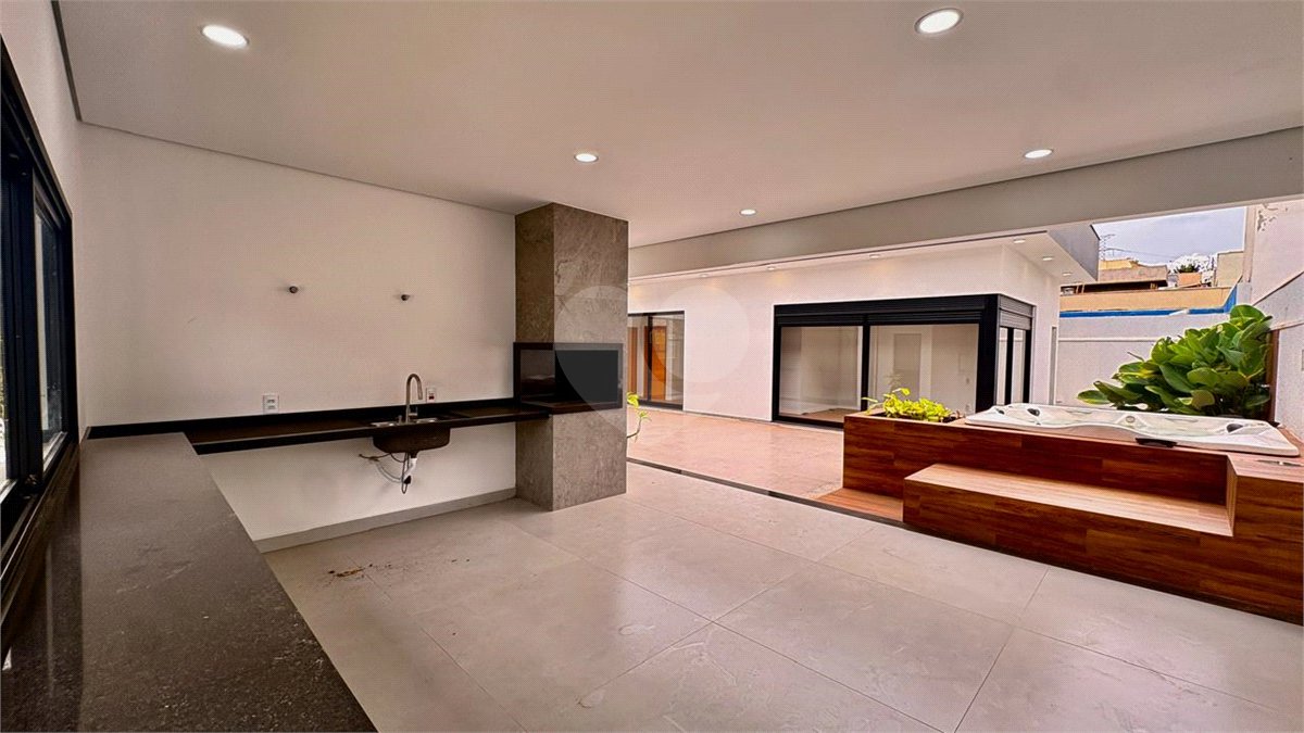 Casa à venda com 3 suítes no condomínio Campos do Conde I e II, Sorocaba - SP