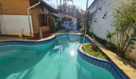 Casa à venda com 3 quartos, sendo 1 suíte, em Interlagos, São Paulo, SP