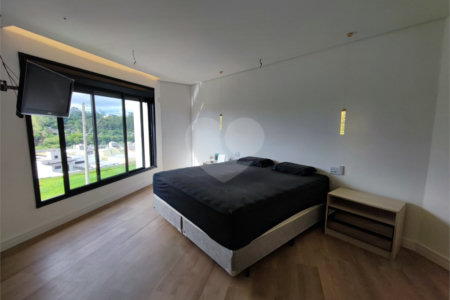 Terreno à venda com 4 suítes no condomínio Residencial Veneza, Mogi das Cruzes - SP