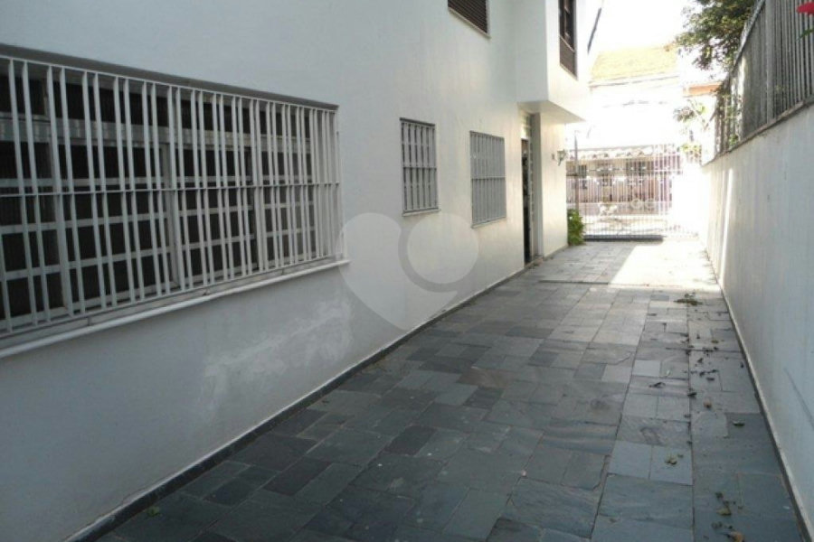 Casa à venda com 4 quartos, sendo 1 suíte, em Santana, São Paulo, SP