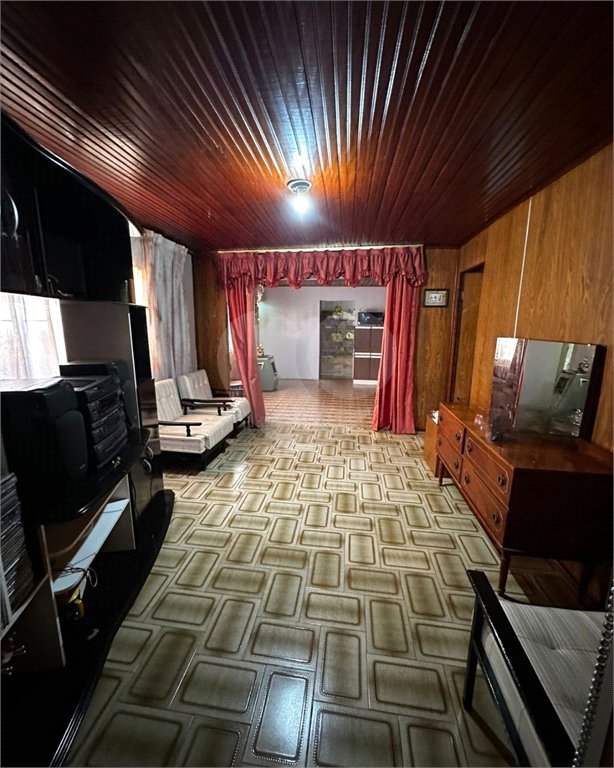 Sobrado à venda com 6 quartos, sendo 1 suíte, no Centro, Ponta Porã, MS