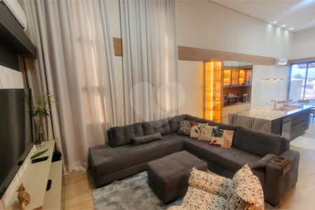 Casa à venda com 4 suítes no condomínio Sta Morriz, Campinas - SP