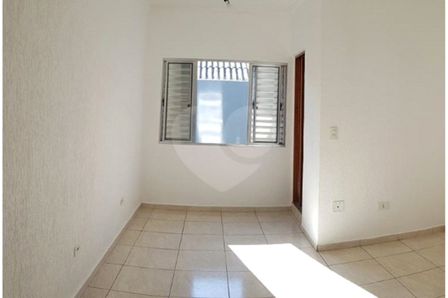 Sobrado à venda com 2 quartos, sendo 1 suíte, em Tremembé, São Paulo, SP