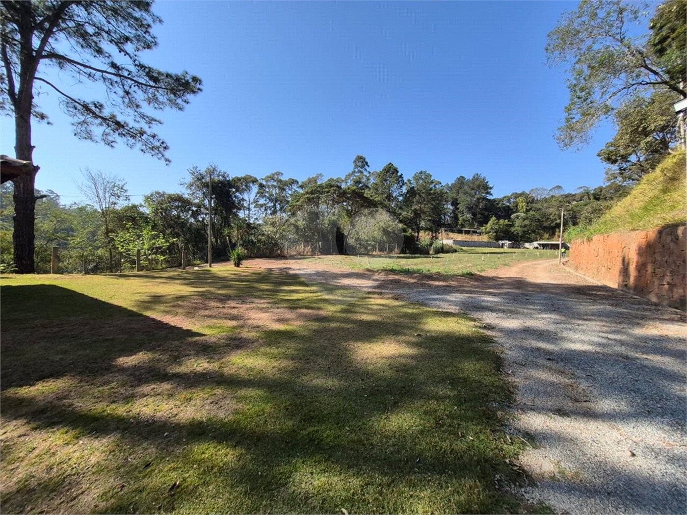 Casa à venda com 2 quartos, sendo 1 suíte, no condomínio Campos de Mairiporã Gleba 1, Mairiporã - SP