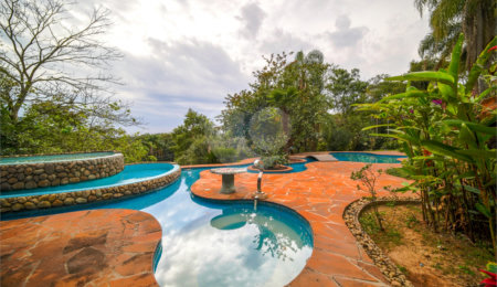 Casa à venda com 4 suítes no condomínio Sausalito, Mairiporã - SP