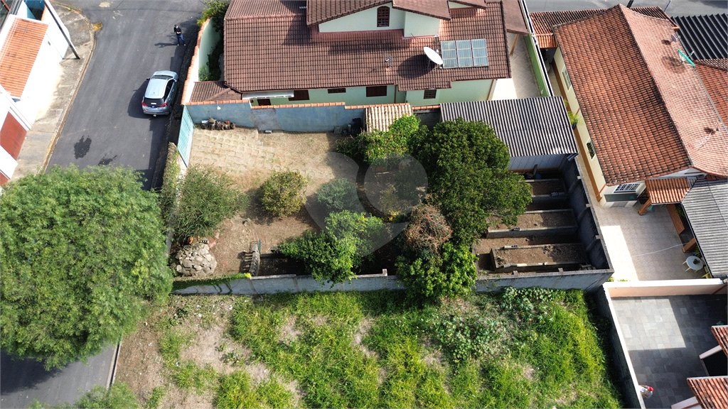 Casa à venda com 3 quartos, sendo 1 suíte, no Centro, Extrema, MG