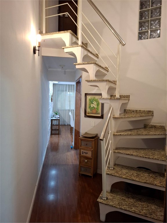 Casa à venda com 2 suítes em Vila Figueira, Suzano, SP