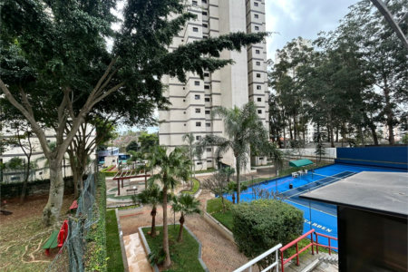 Apartamento à venda com 3 quartos, sendo 1 suíte,  em Vila Brasilina, São Paulo, SP
