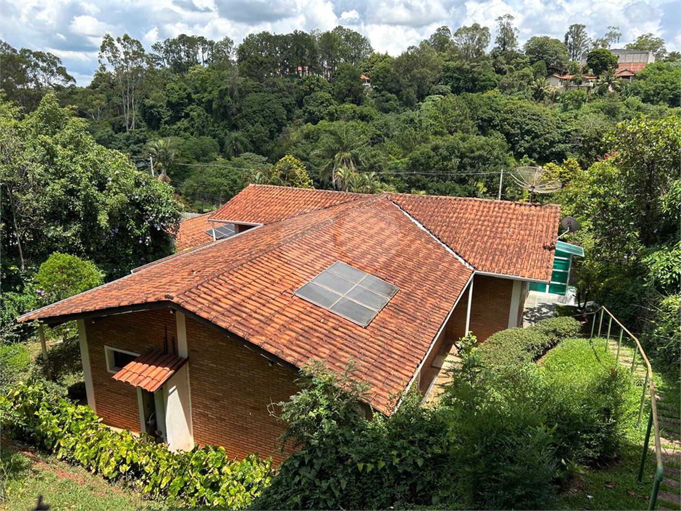 Casa à venda com 5 quartos, sendo 3 suítes, no condomínio Estância Marambaia, Vinhedo - SP